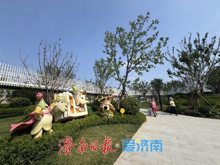 槐苑文化体育公园开放人气高涨 市民乐享夏日休闲时光