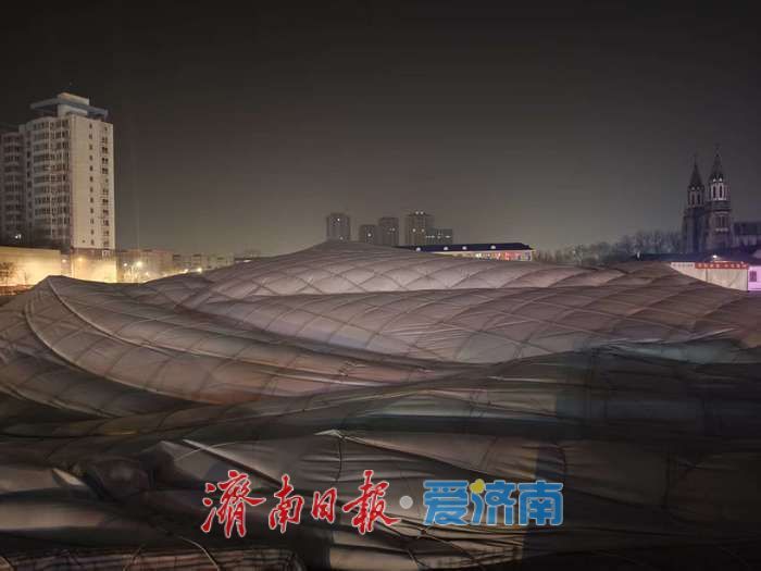 洪楼1905项目“大白膜”拆除转入正常施工