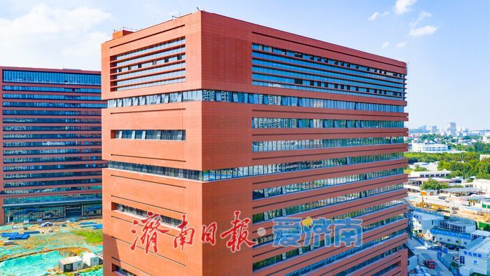 项目强省会｜山东开放大学高新校区改造工程外立面收尾 打造智慧终身教育新标杆