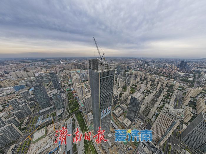 项目强省会｜中央商务区“第三高”主塔楼幕墙安装近尾声