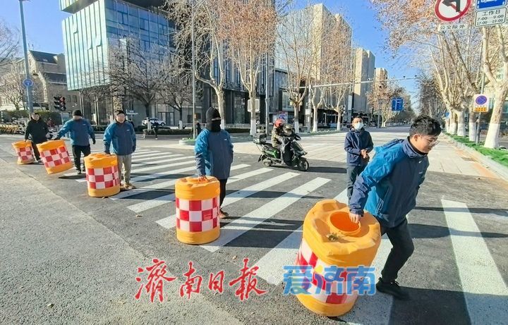 泉城“金街”首段改造完成开放通行