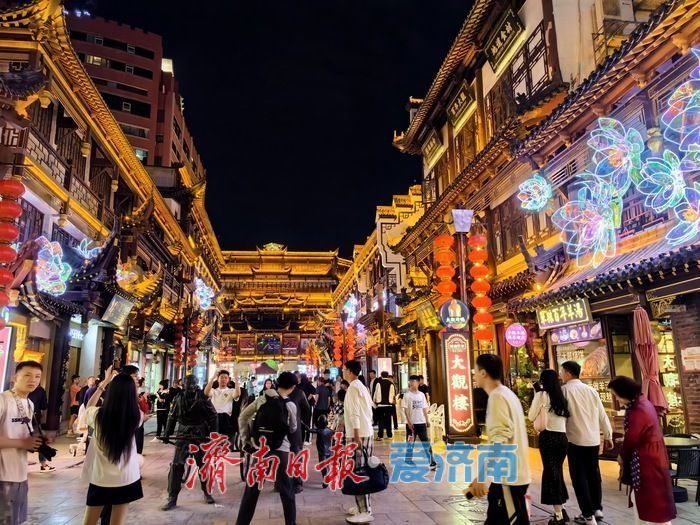 一年四季 泉在济南丨非遗市集 民谣曲艺 在百年商埠“待一整天都不腻”