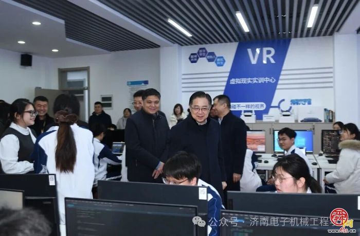 凝心聚力  锐意进取丨济南电子机械工程学校举行新学期升旗仪式暨开学典礼