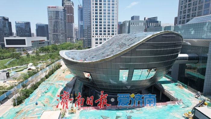 项目强省会｜济南CBD“巨碗”地标外形初现 镜面不锈钢外观尽显艺术魅力
