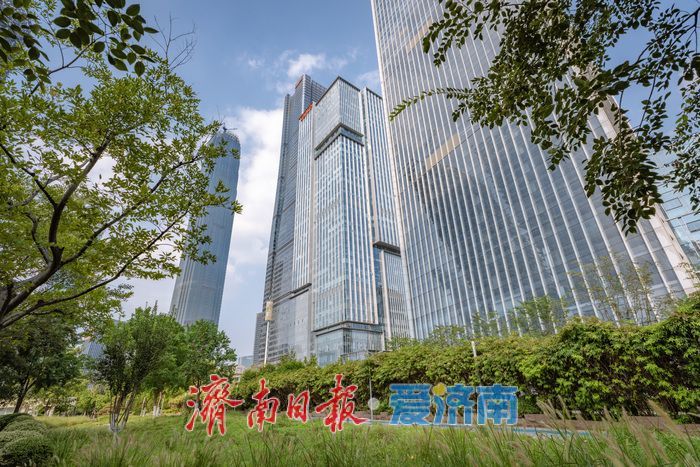 一年四季 泉在济南丨济南绸带公园：都市里的生态休闲乐园