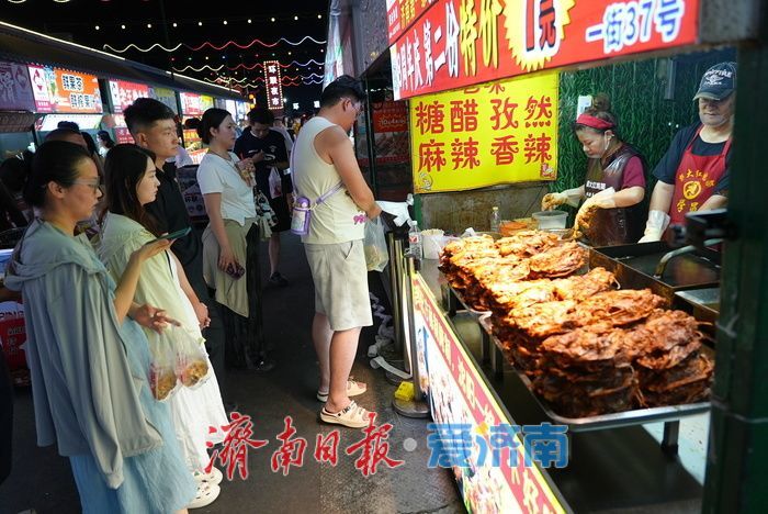 一年四季 泉在济南丨越夜越精彩！升腾烟火气让泉城夜经济持续升温