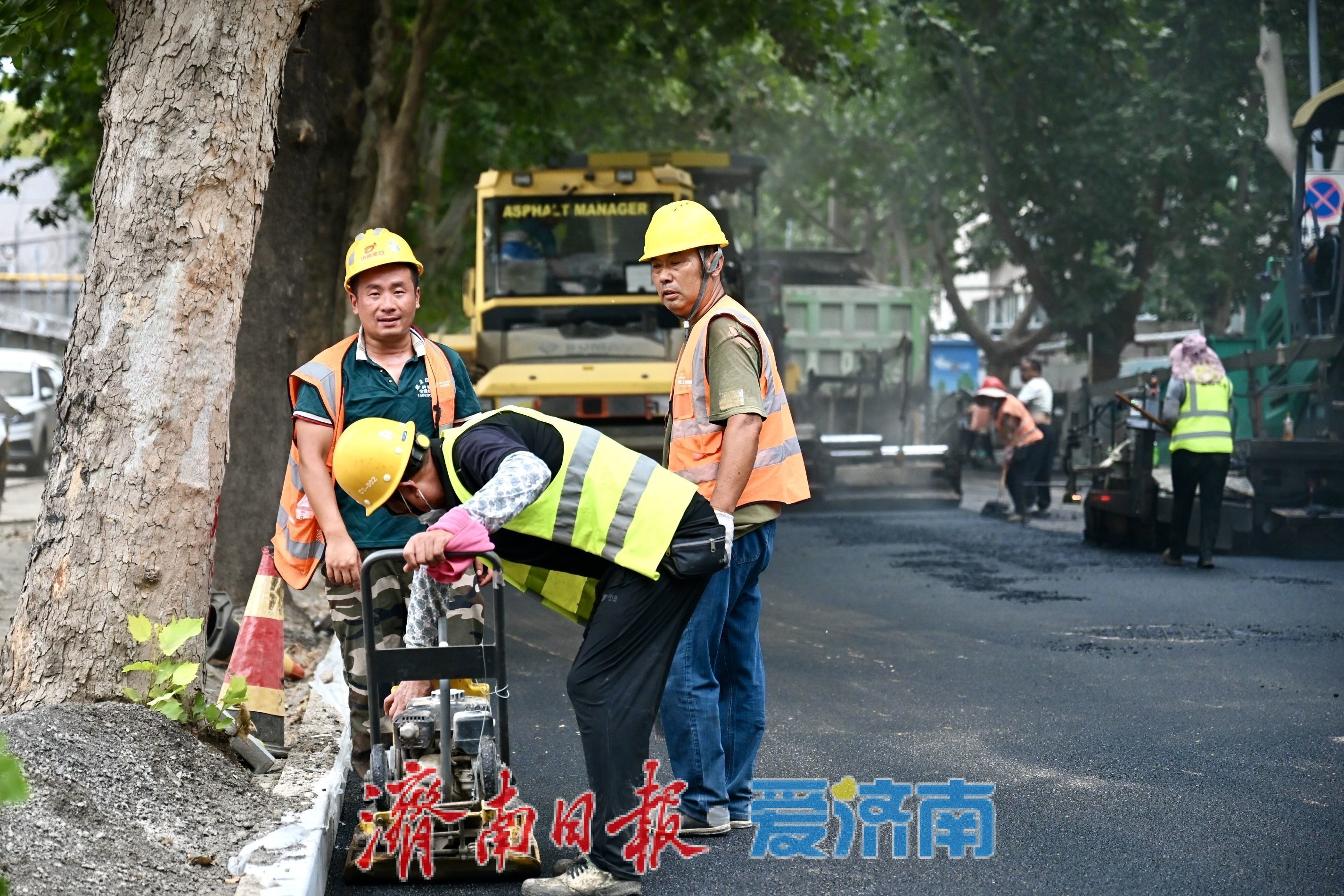 济南天桥区交校路实施道路沥青摊铺改造 片区道路品质全面升级