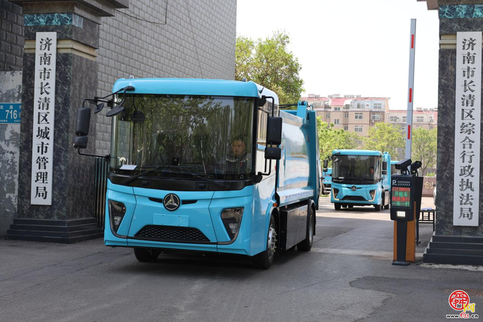 长清环卫驶入“绿色赛道”  7 辆新能源环卫车开启静音环保新时代
