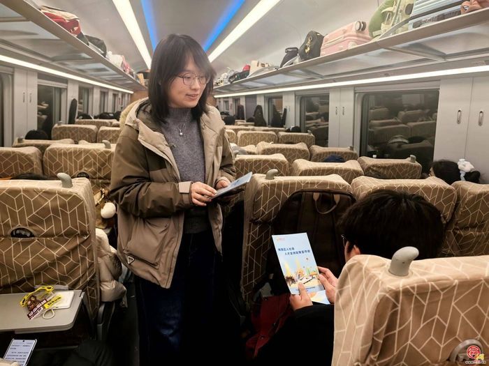 开往春天的列车满载机遇！槐荫区创新“移动就业服务专列”启程