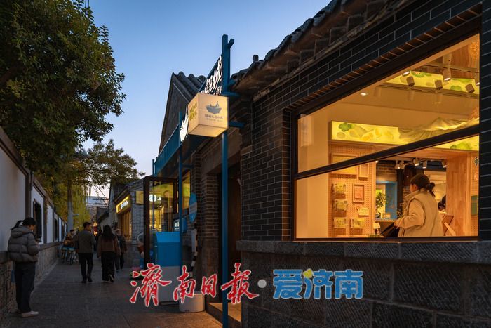 济南西更道街：夜色中的泉城古韵与潮流烟火