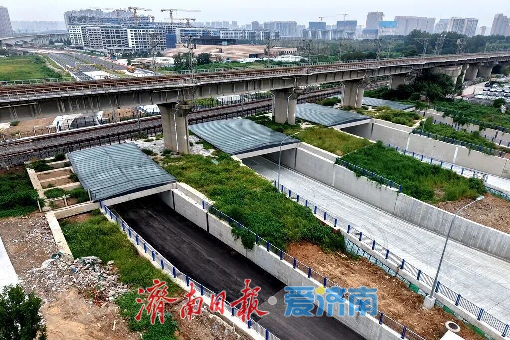 项目强省会｜奥体西路北延穿越胶济铁路立交桥顺利通车