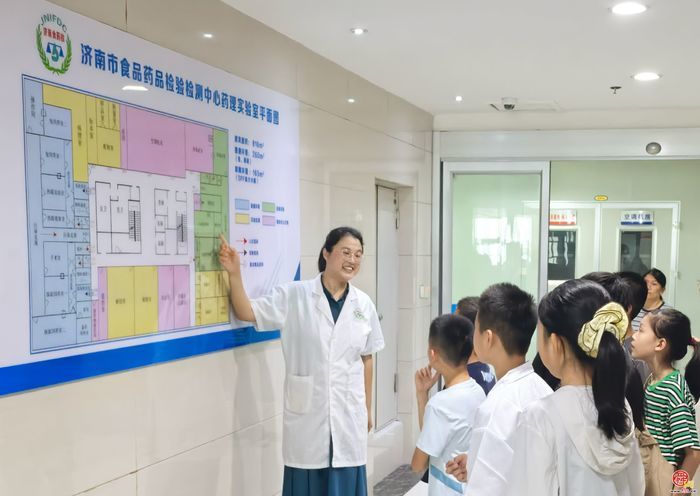 实验室变“科学课堂”！济南市市场监管局巾帼志愿服务队开展“主题开放日”活动