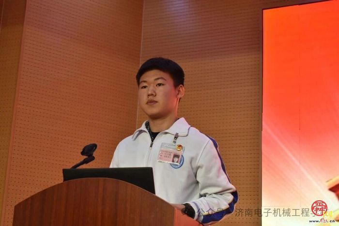 济南电子机械工程学校举行2025年新团员入团宣誓仪式