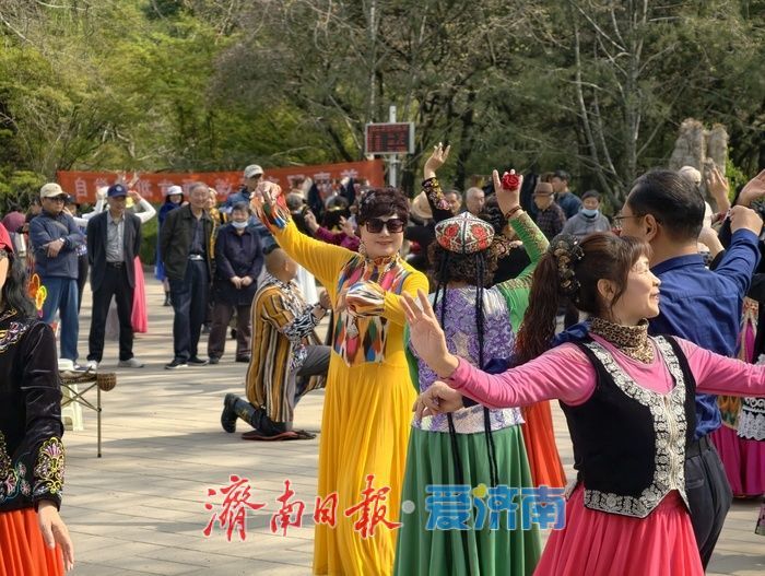 泉城春日好，公园乐未央