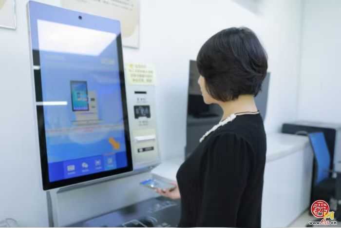 “一碰亮码”！济南市推出电子社保卡“秒级亮码”新服务