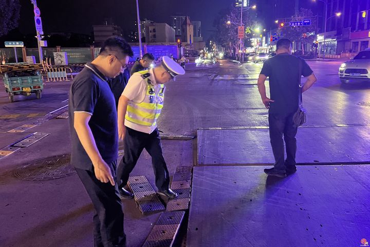 济南交警开展占道施工“护考”夜查行动