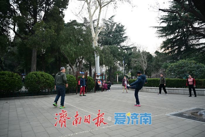 一年四季 泉在济南丨暖身又暖心 中山公园成市民冬日打卡地