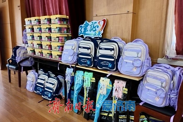  “七彩课堂”点亮暑期“爱伴童心”筑梦成长 我市举办外来务工人员子女暑期关爱活动