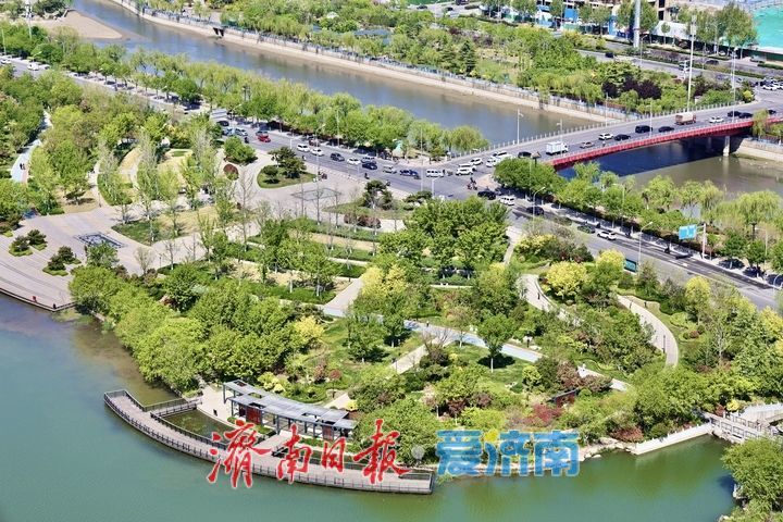 云锦湖满目翠绿 风景如画