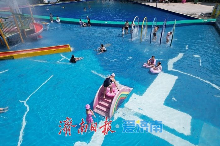 泉城公园水上乐园乐享清凉