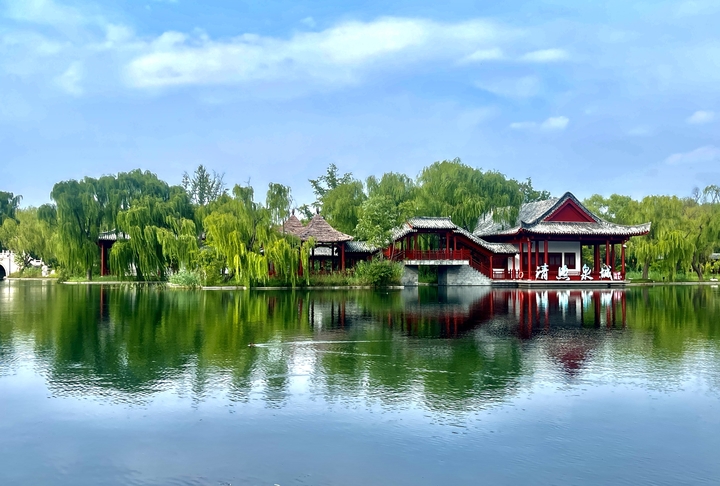 暑期末尾明水古城游人如织 再现文旅热潮