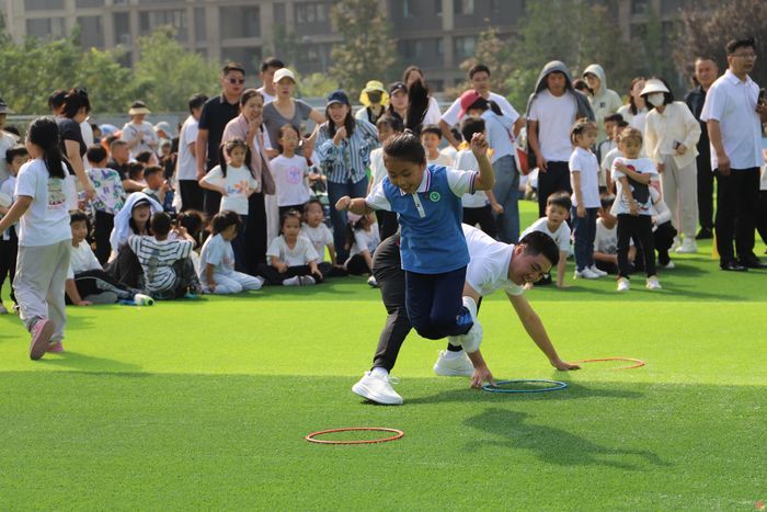 秋季运动会活力开幕，多彩项目点亮校园——历城区智轩学校小学部举行秋季运动会