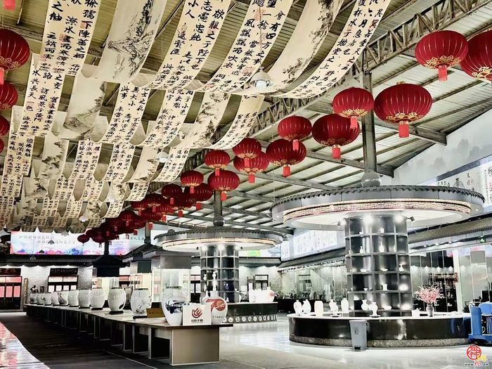 青春遇见瓷光 雅集共赴山海 章丘“青春小店”粉丝见面会点亮龙山瓷文化创意园