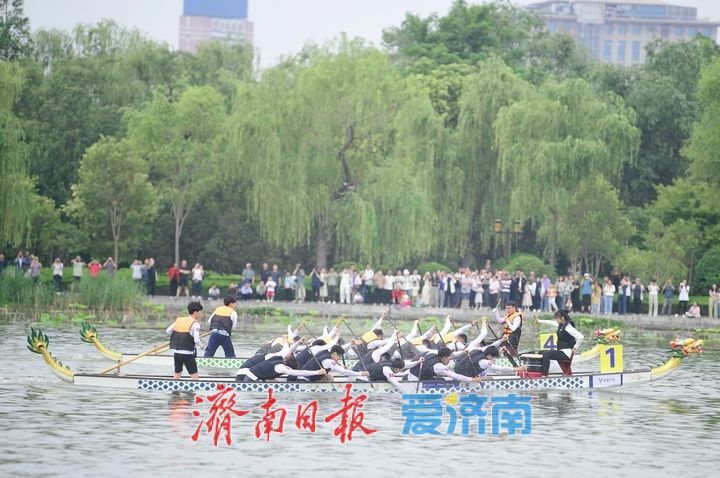 一年四季 泉在济南丨劈波斩浪，端午节龙舟竞渡大明湖