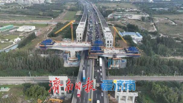 建设者假期坚守岗位，济南高铁、机场、地铁等项目多点开花