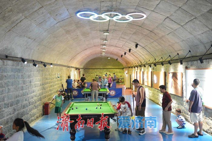一年四季 泉在济南丨18℃天然“空调房”！防空洞成市民夏日避暑好去处