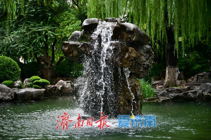 一年四季 泉在济南丨月牙飞瀑映秋色，清泉石上流