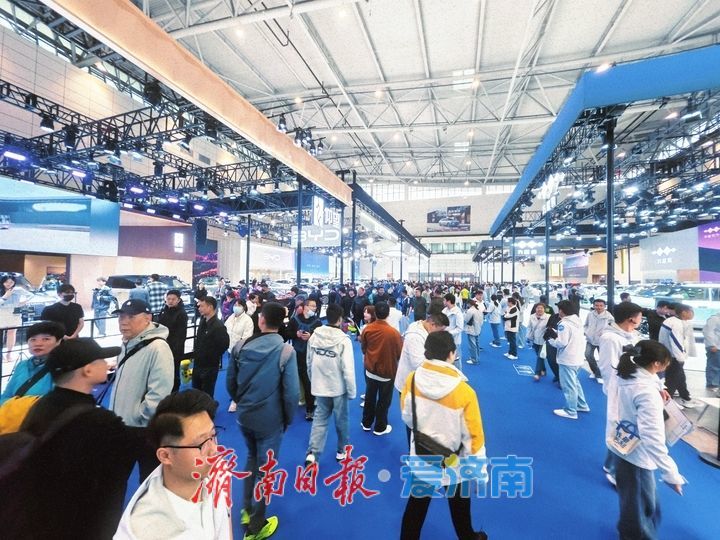 车展人气爆棚 购车赏车热潮持续升温