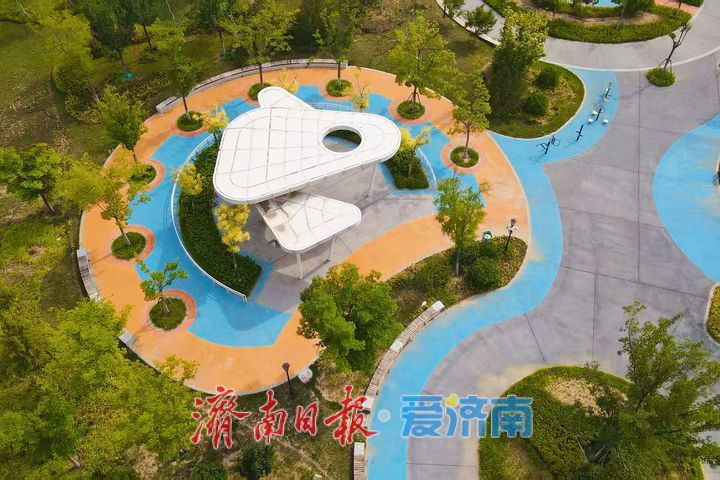 芳草绵延环步道 悦动绿谷尽显盛夏生机