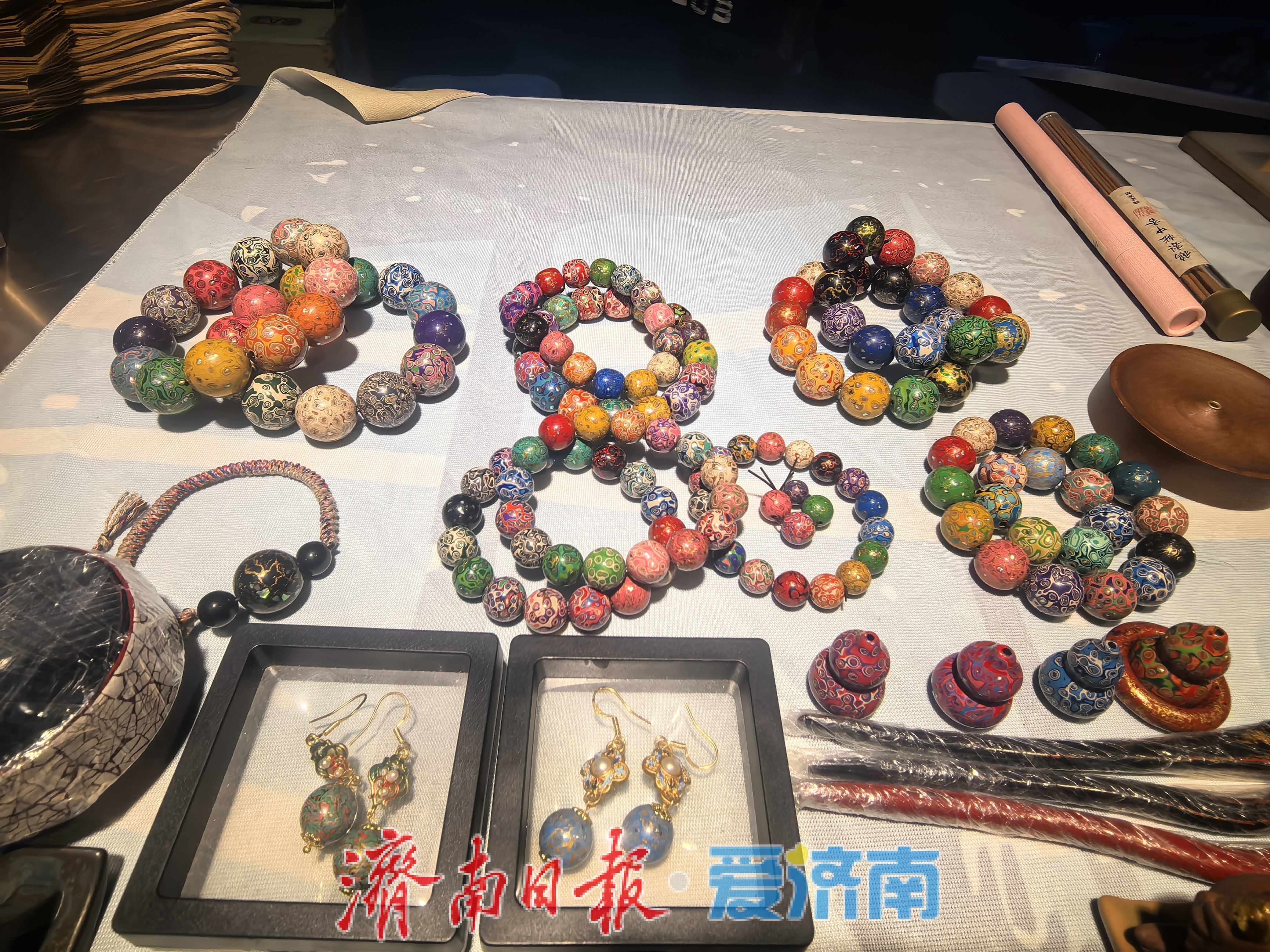 一香一漆一人生：济南95后街角手艺人的坚守与创新之路