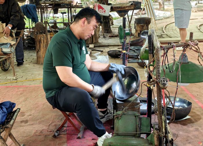 铁锤打了150年，济南章丘孙铁匠铺的敲打声依旧在响……