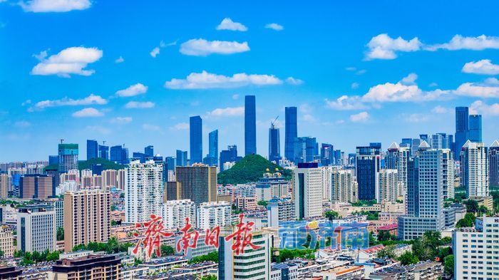 蓝天白云刷屏泉城，登高远眺CBD古今同框入画