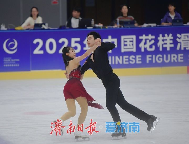 2025年中国花样滑冰俱乐部联赛济南站今日开幕