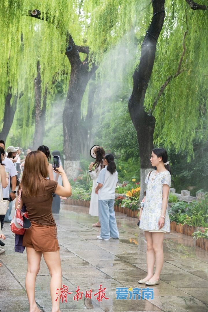 清风携水雾，景致再焕新！趵突泉解锁夏日泉水纳凉新体验