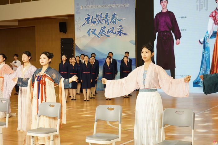 济南旅游学校举办“礼赞青春 仪展风采”礼仪文化节