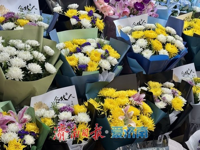 清明祭扫倡文明 鲜花寄思渐成风