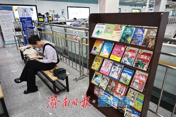 地铁站变身清凉客厅！地铁站点纳凉区暖心上线，盛夏送出城市凉意