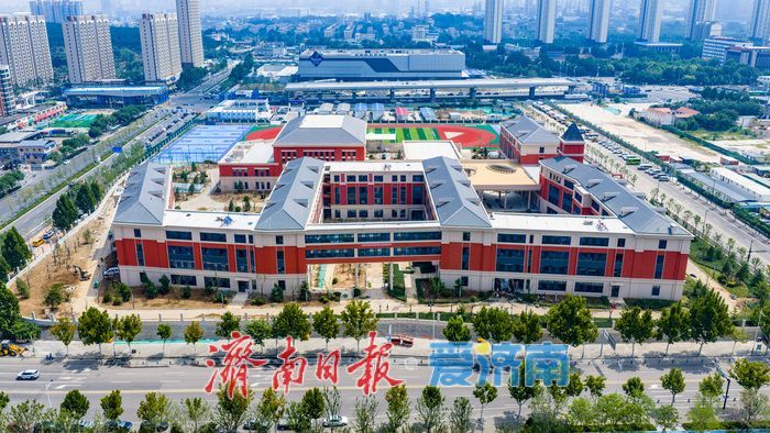 钟楼+特色外立面！高新区贤达学校实景显现 投用在即