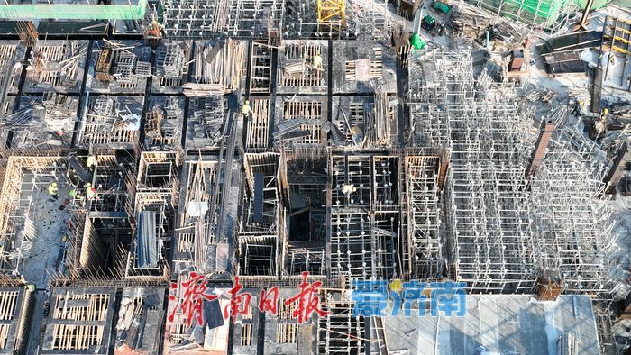 万融广场建设进展显著，区域新地标轮廓已现