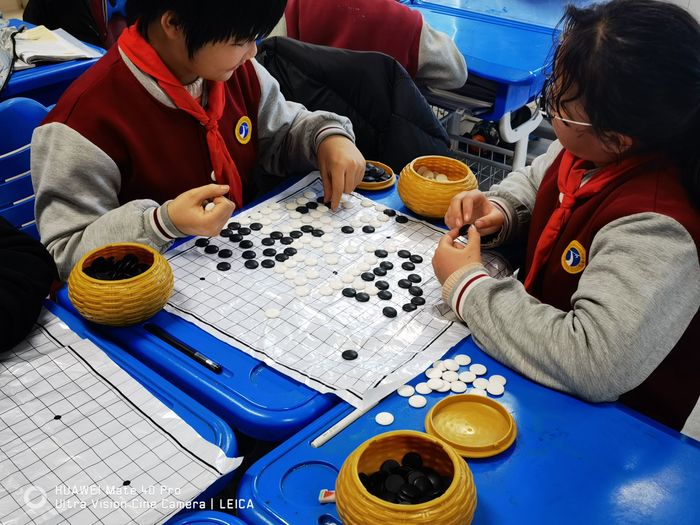 高新区鸡山小学：“弈”彩纷呈，乐在“棋”中