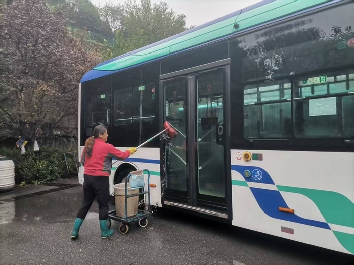 济南公交小长假期间共营运班次约29.6万班，客运量约808万人次