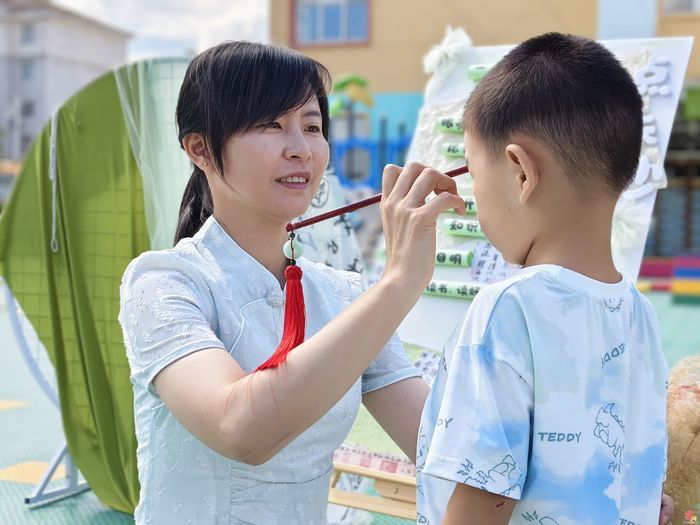 礼润童心   逐光启航