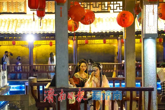 一年四季 泉在济南丨百花洲夜游绘就古韵新韵