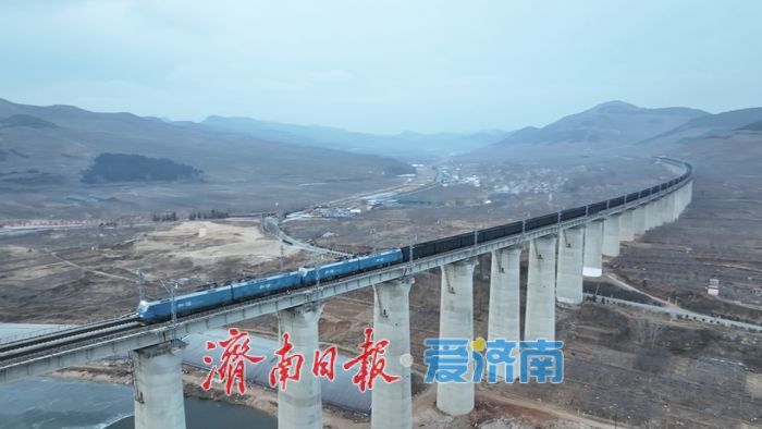 济南司机为华东25家电厂送去万吨“口粮”