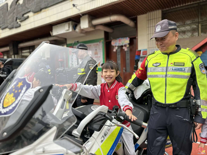 学法明礼 护航成长丨济南市经五路小学开展普法教育成果展示活动