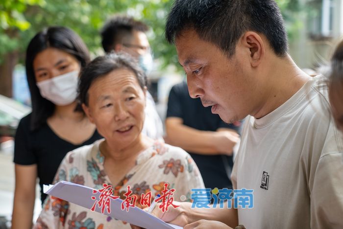 被光照亮，终成微光！蒙阴“黄桃爸爸”上演双向奔赴的爱心接力